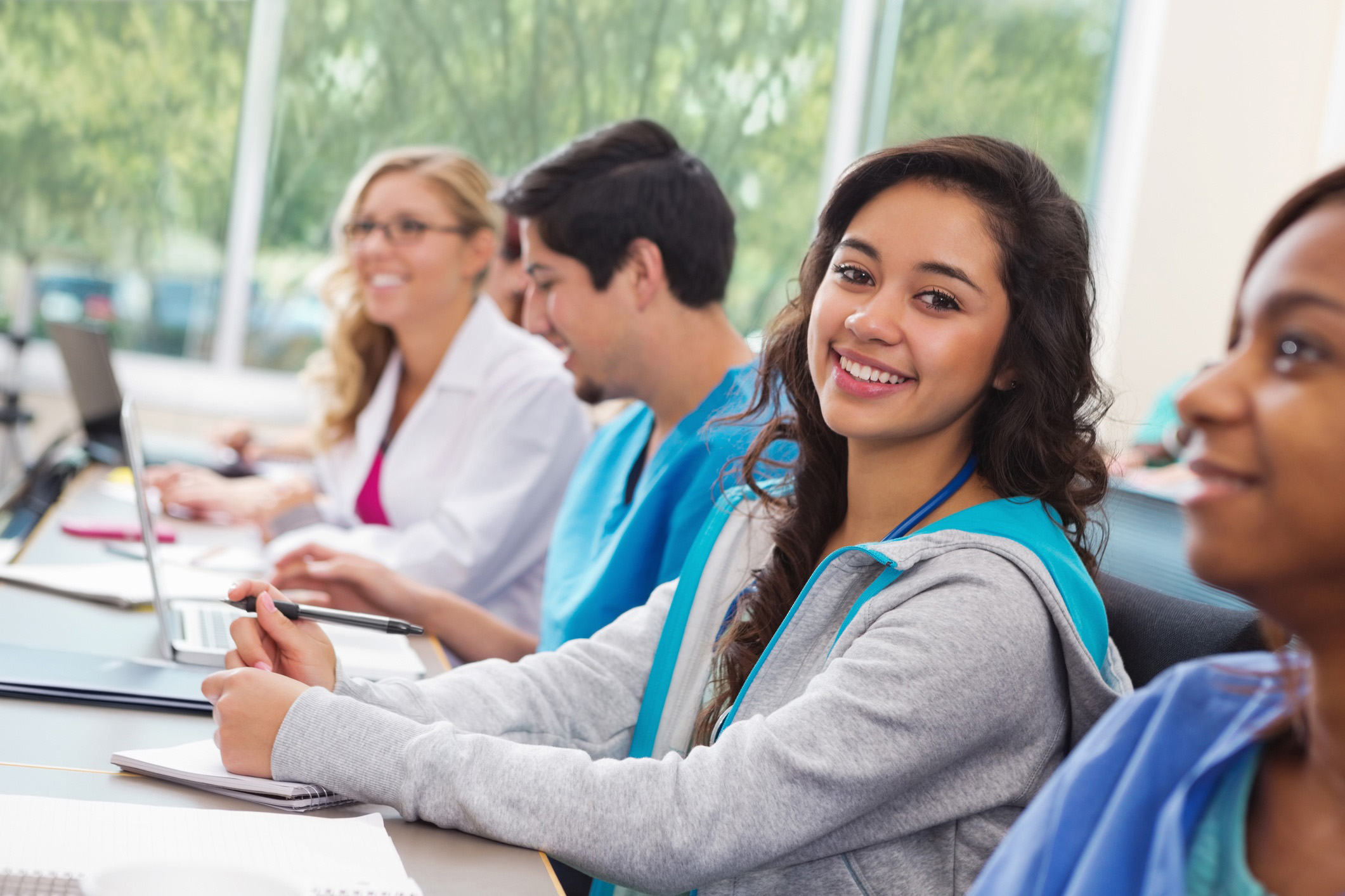 More students. Иностранные студенты и преподаватели.